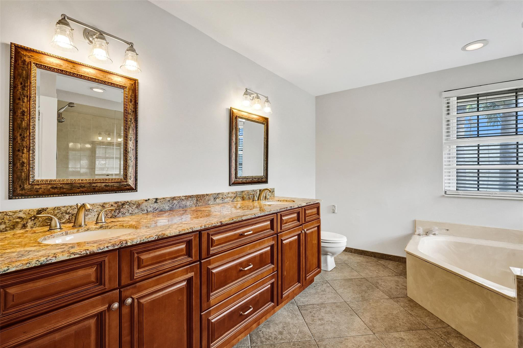 Embassy Lakes Ph II 141-4 - Residential