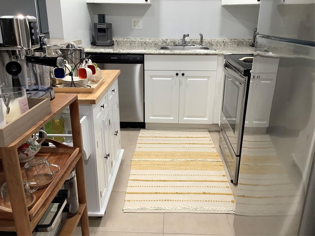 4174 Inverrary Drive 309