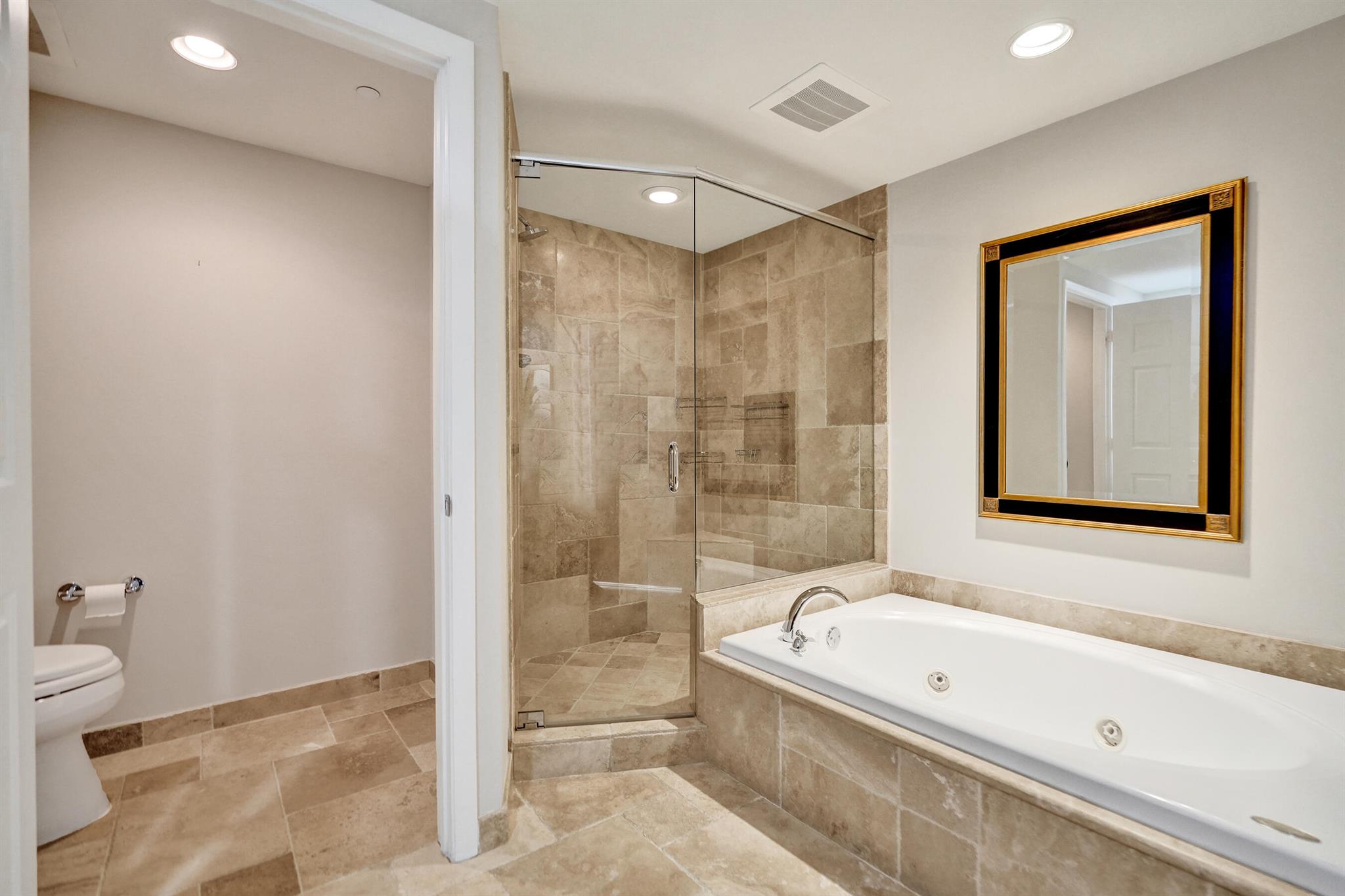 PORT CONDO - Residential