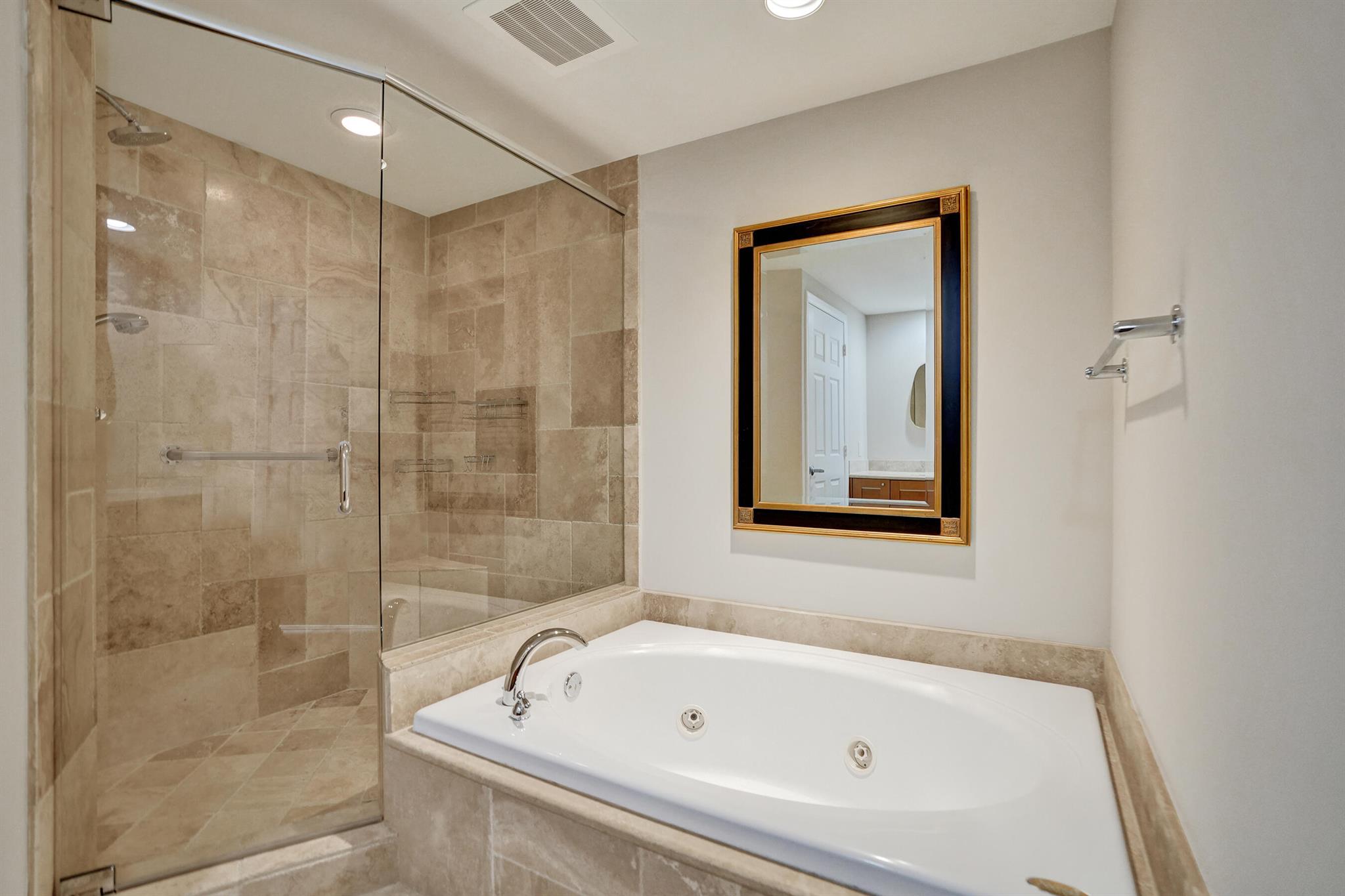 PORT CONDO - Residential