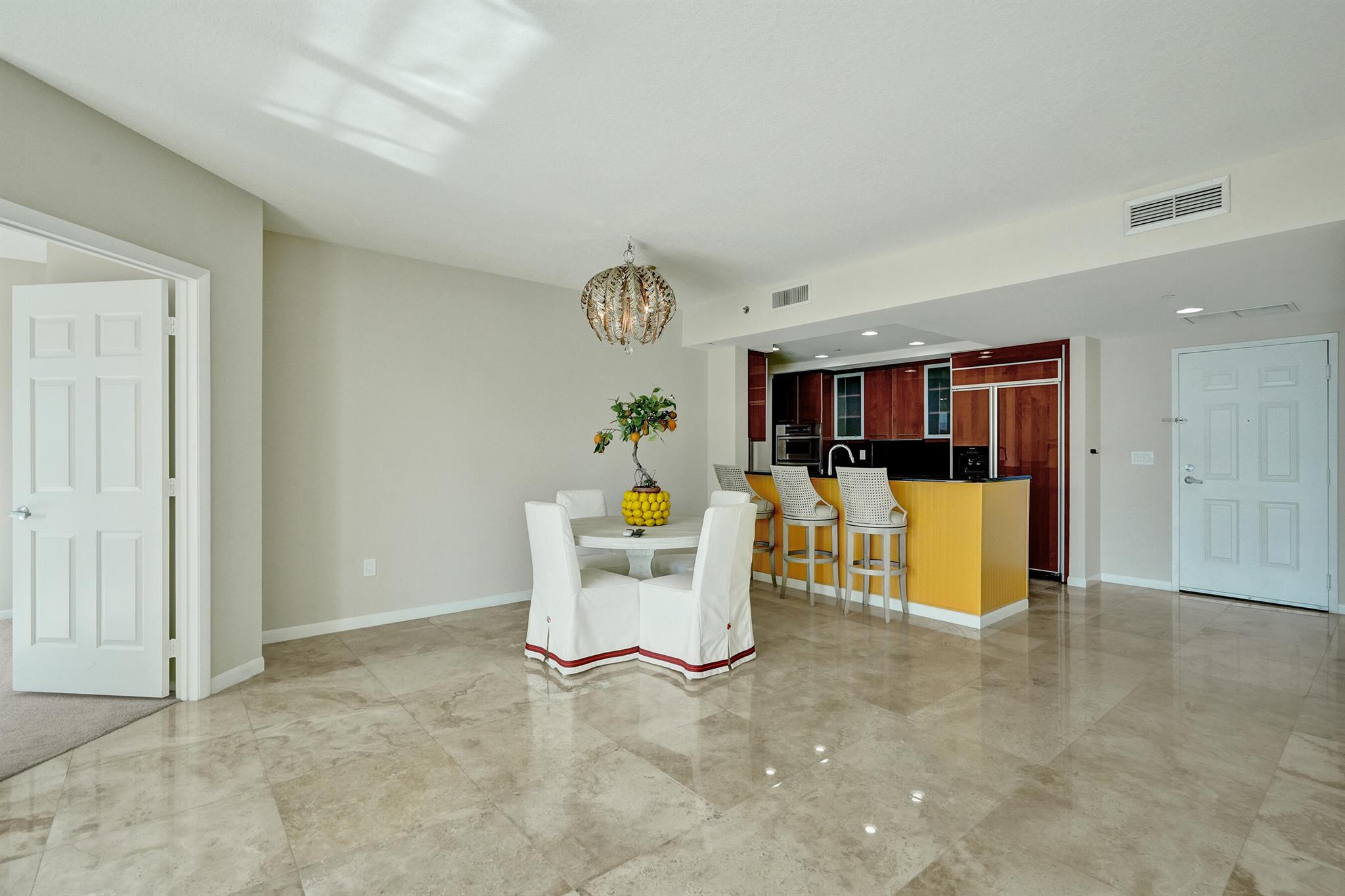 PORT CONDO - Residential