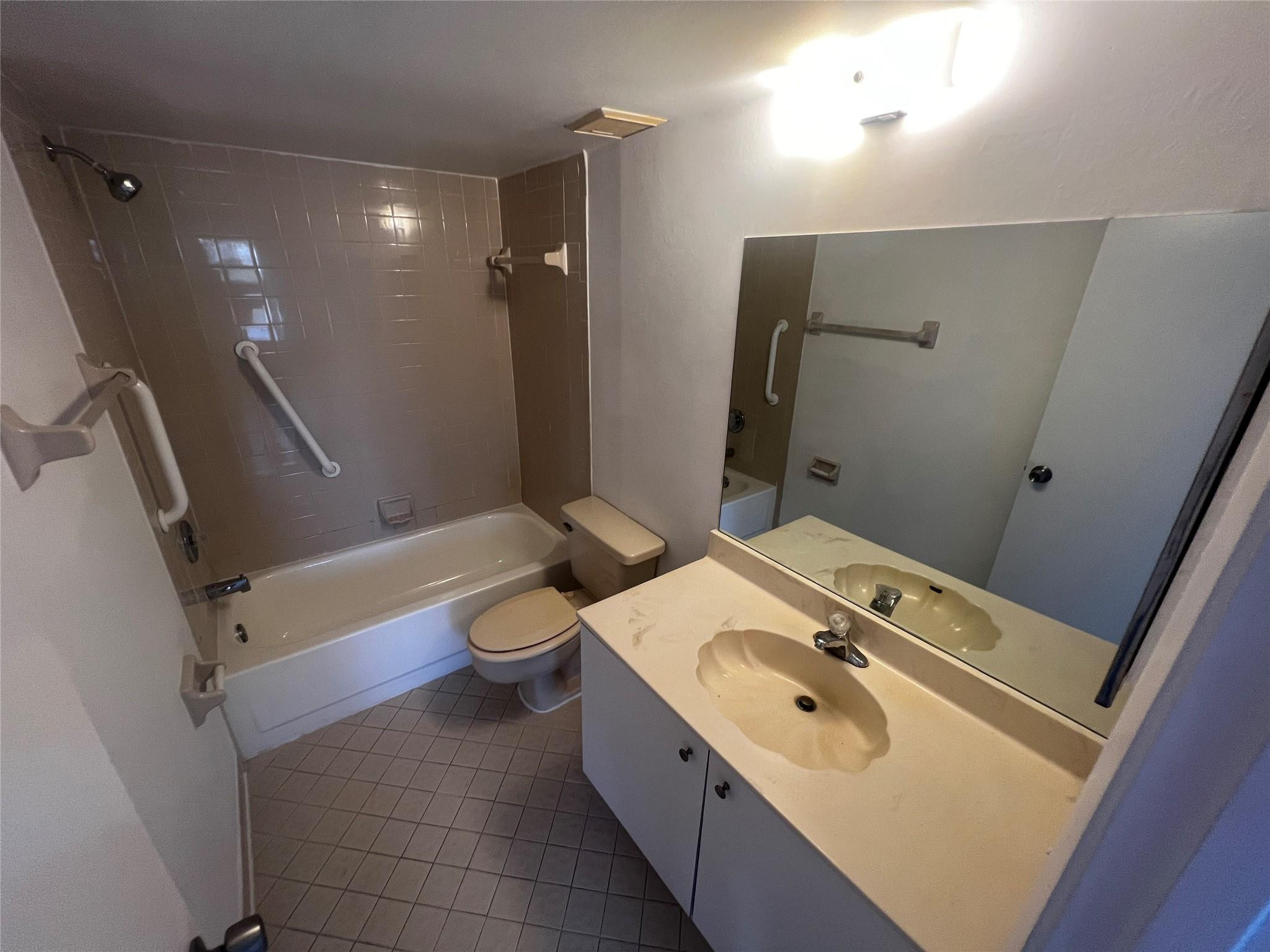 Lake Pointe Condo Four - Residential Lease