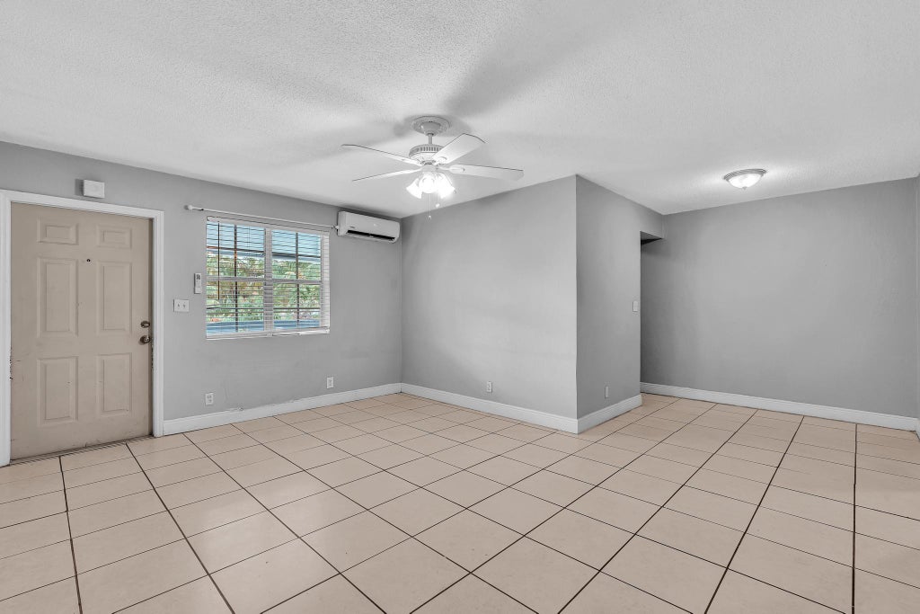 Photo of 626 SW 14TH Avenue #212, Fort Lauderdale, FL 33312 (MLS # B26054526)