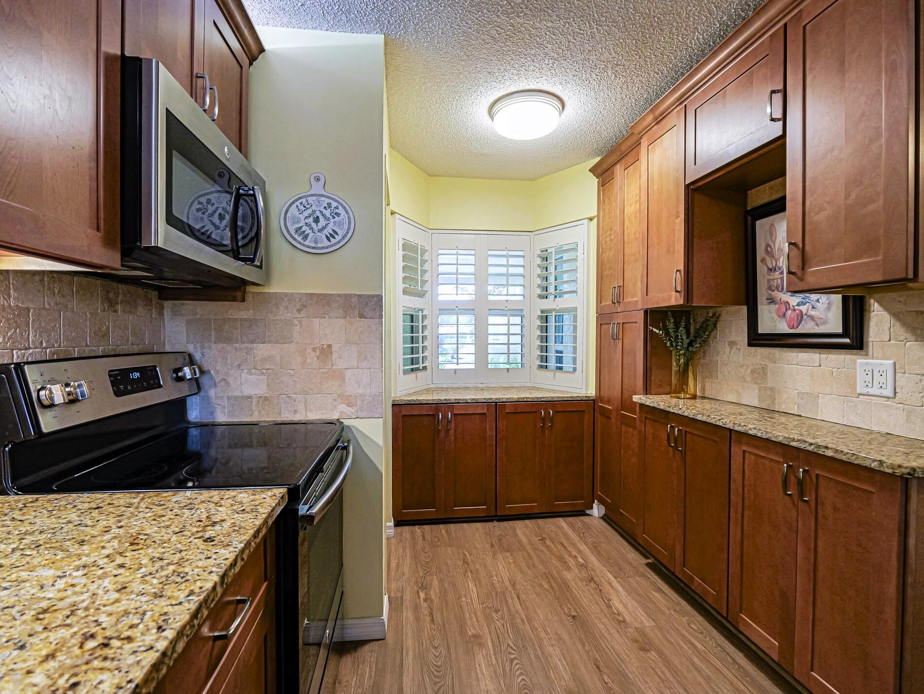 464 Grove Isle Circle 464
