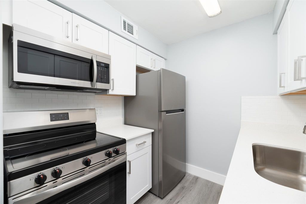 Photo of 1401 NE 17th Court #212, Fort Lauderdale, FL 33305 (MLS # F10555678)