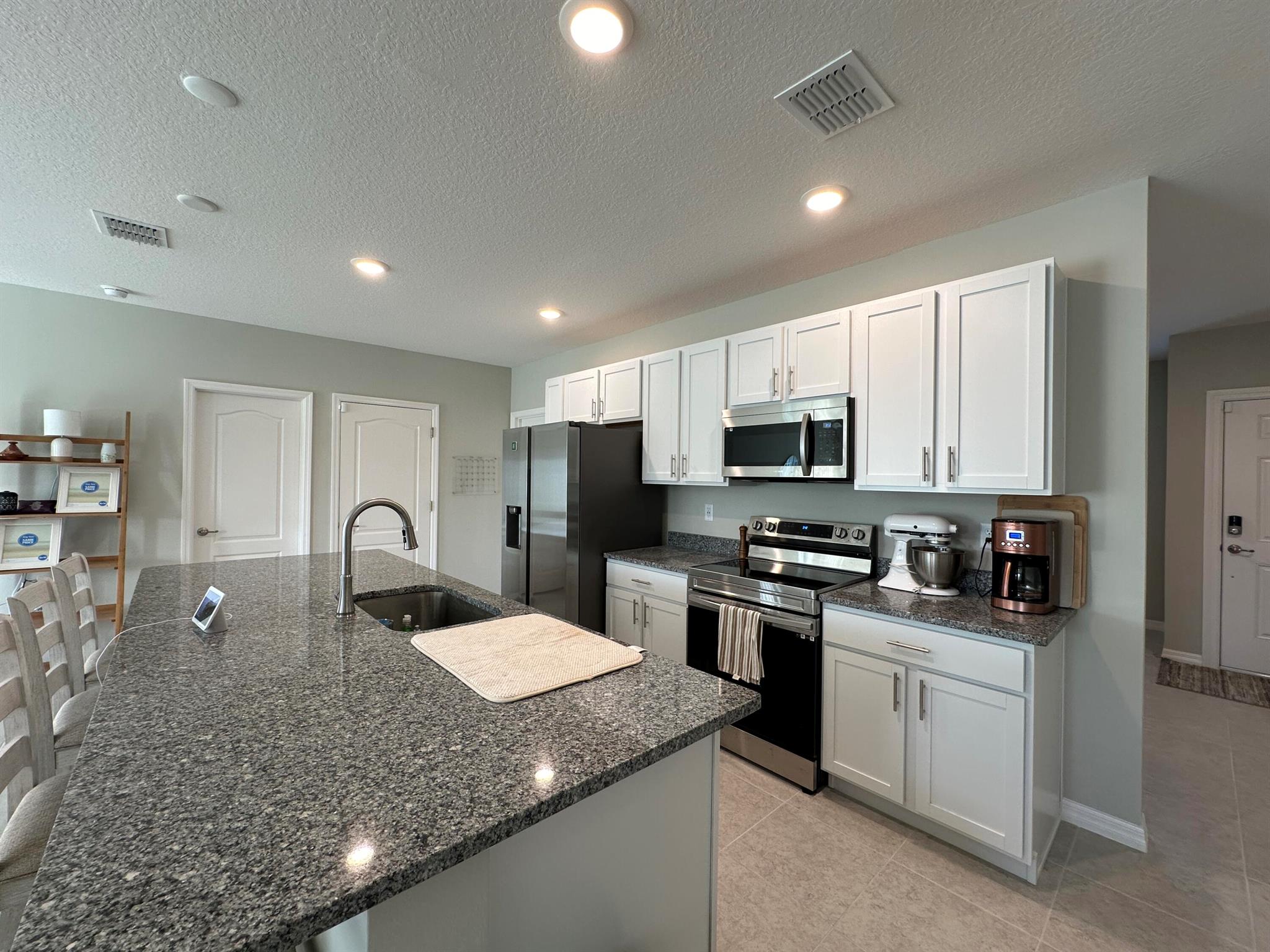 VERO LAKE ESTATES UNIT H-1 - Residential