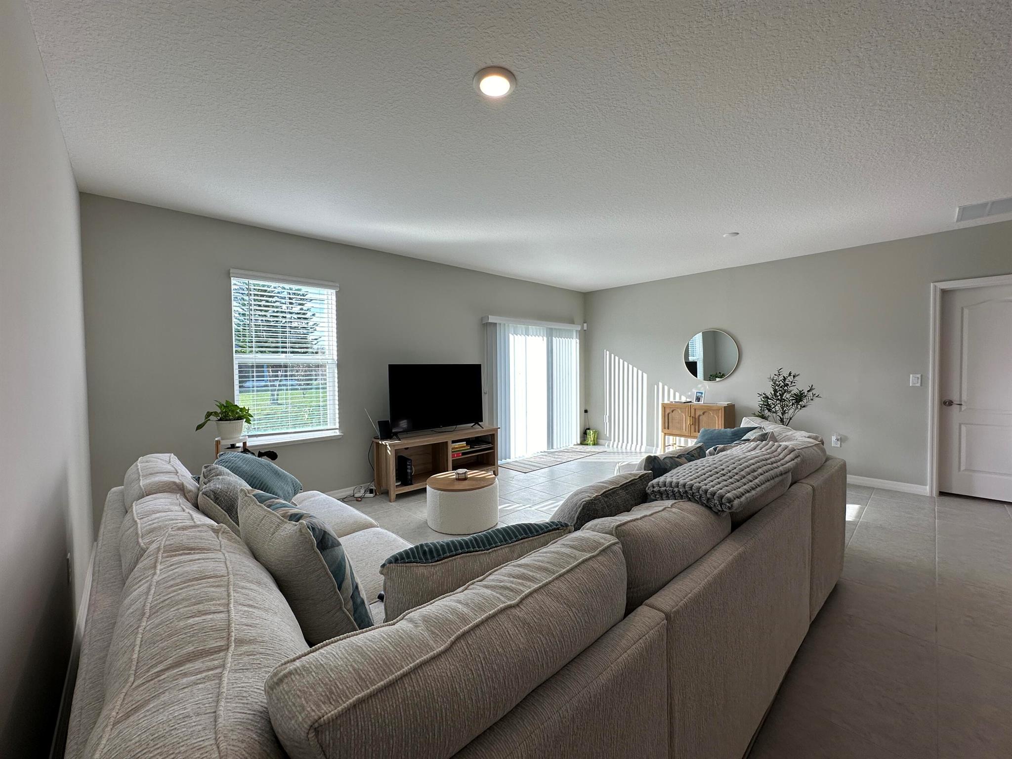 VERO LAKE ESTATES UNIT H-1 - Residential