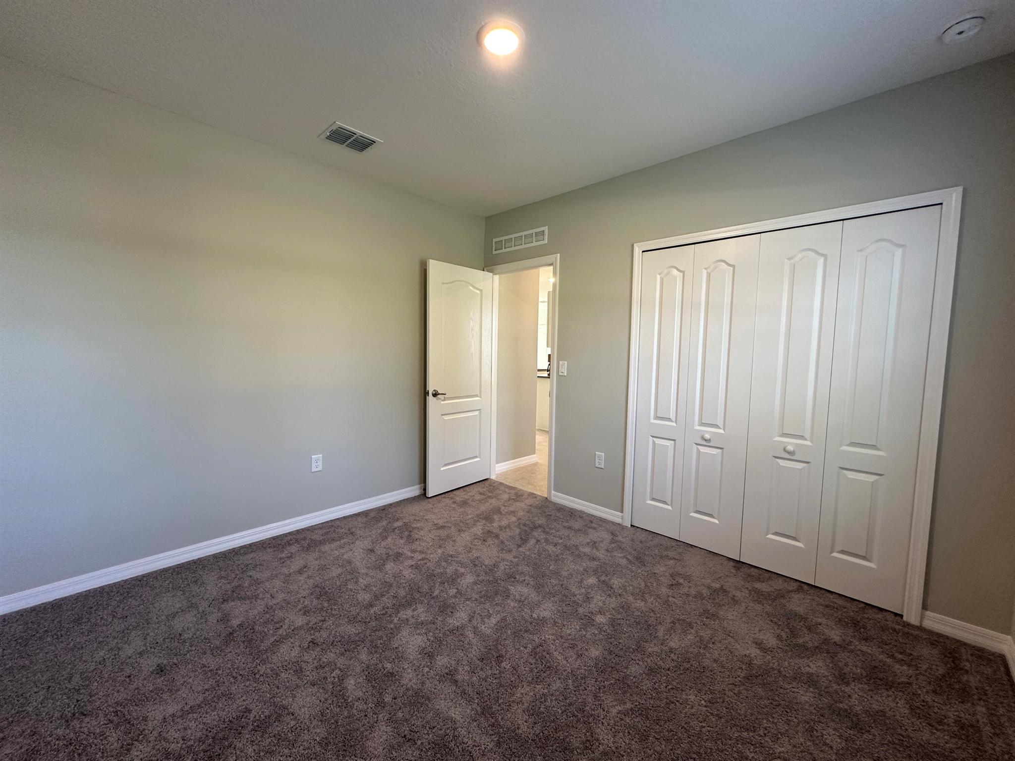 VERO LAKE ESTATES UNIT H-1 - Residential