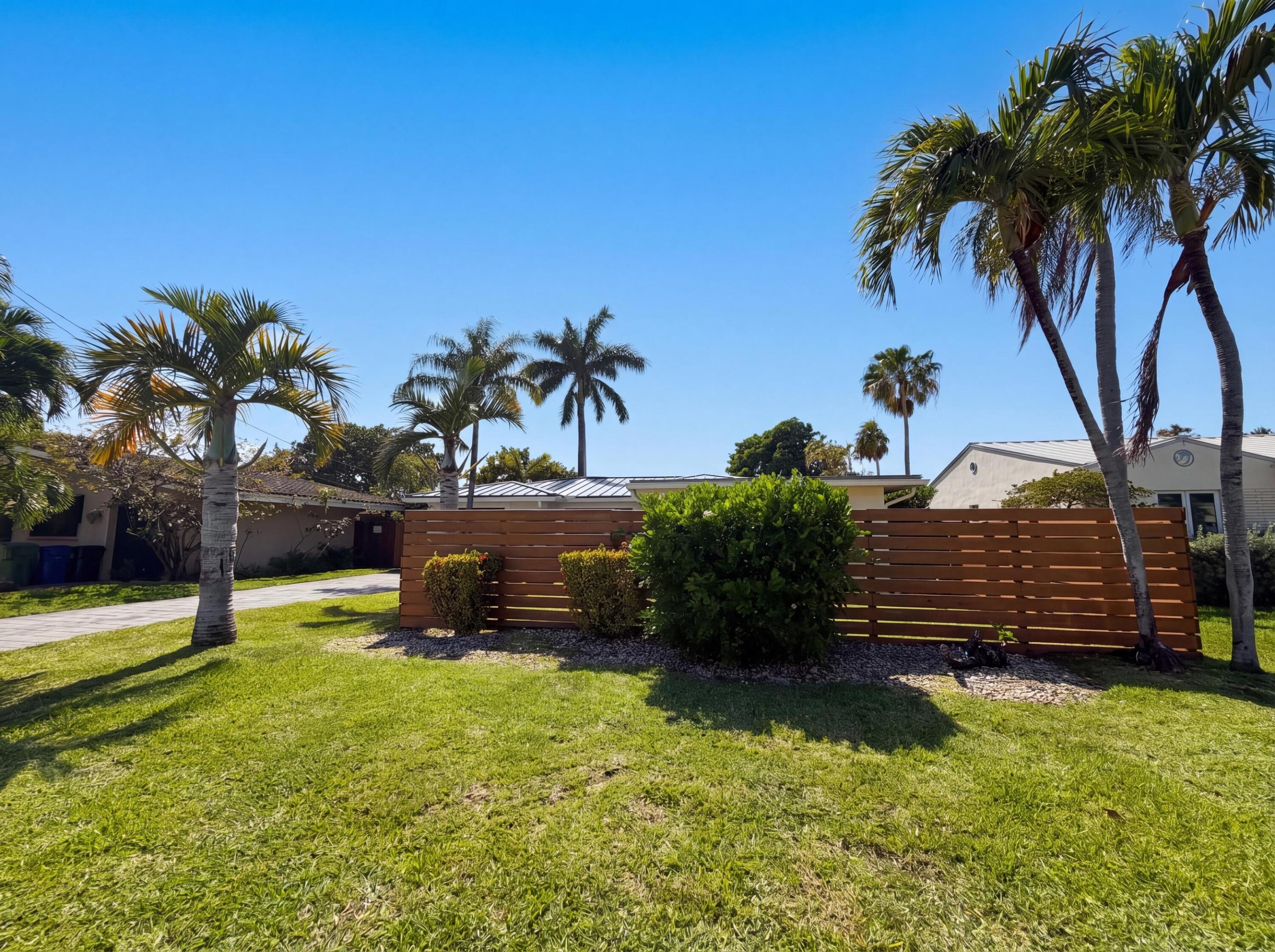 LAUDER-GATE 26-48 B - Residential