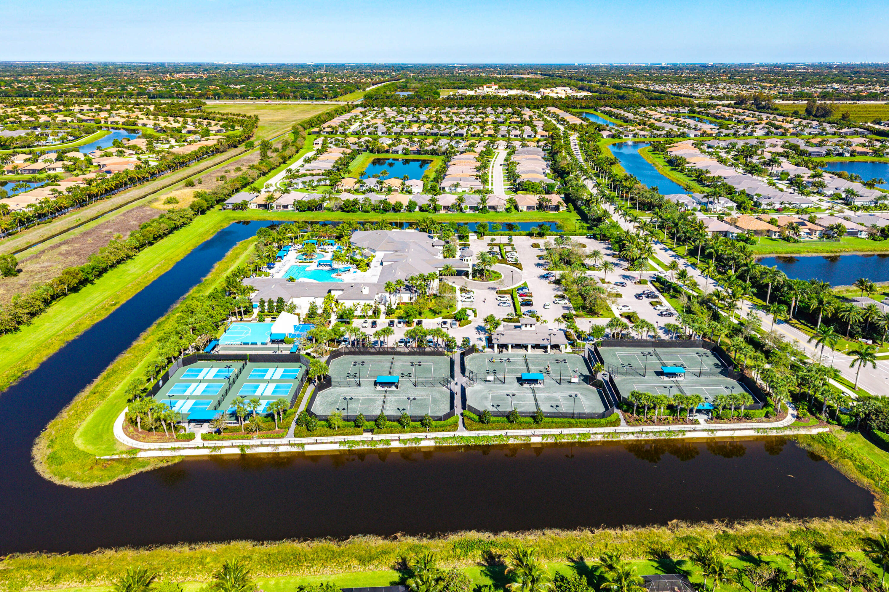 VALENCIA COVE AGR PUD SOUTH PL - Residential