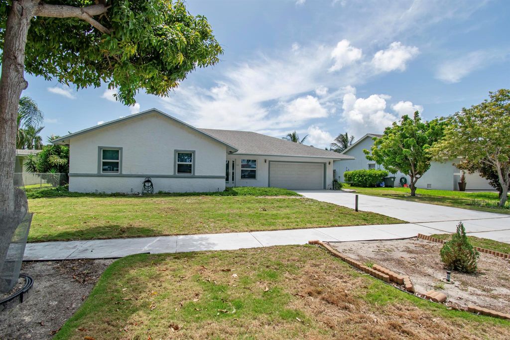 Photo of 1318 NW 2nd Circle, Boca Raton, FL 33432 (MLS # R11109770)