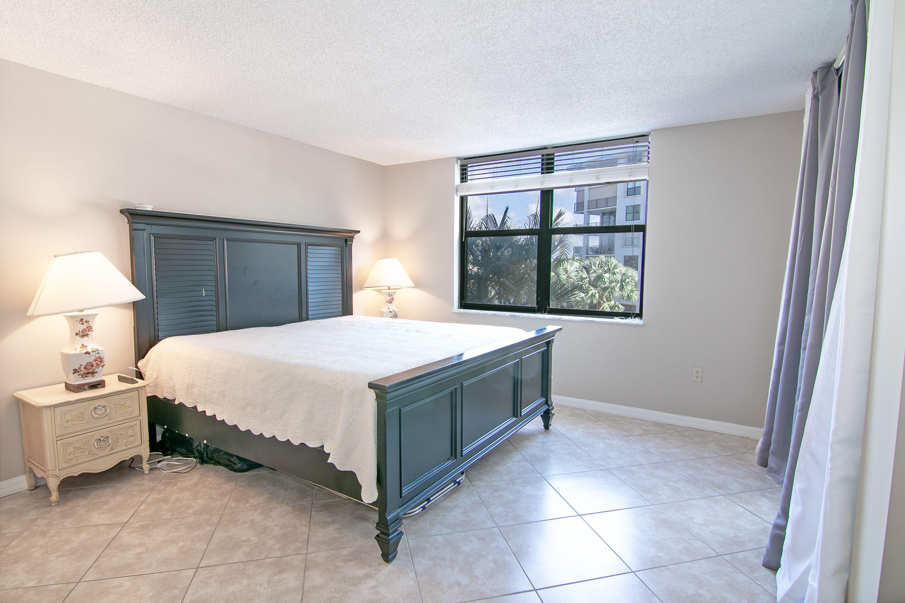 PALM BEACH HARBOUR CLUB - Residential Lease