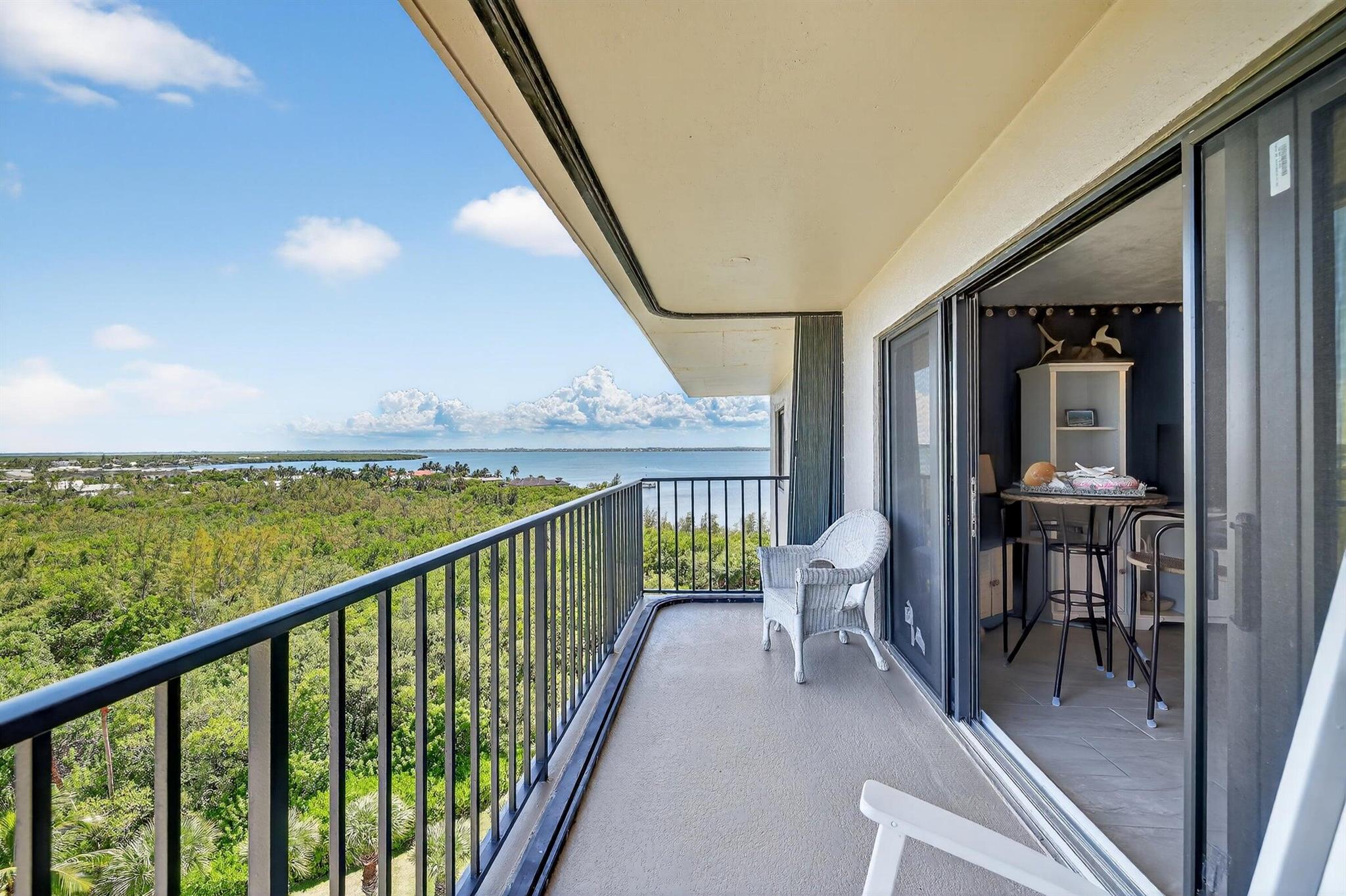 SEA POINTE TOWERS OF FORT - Residential Lease