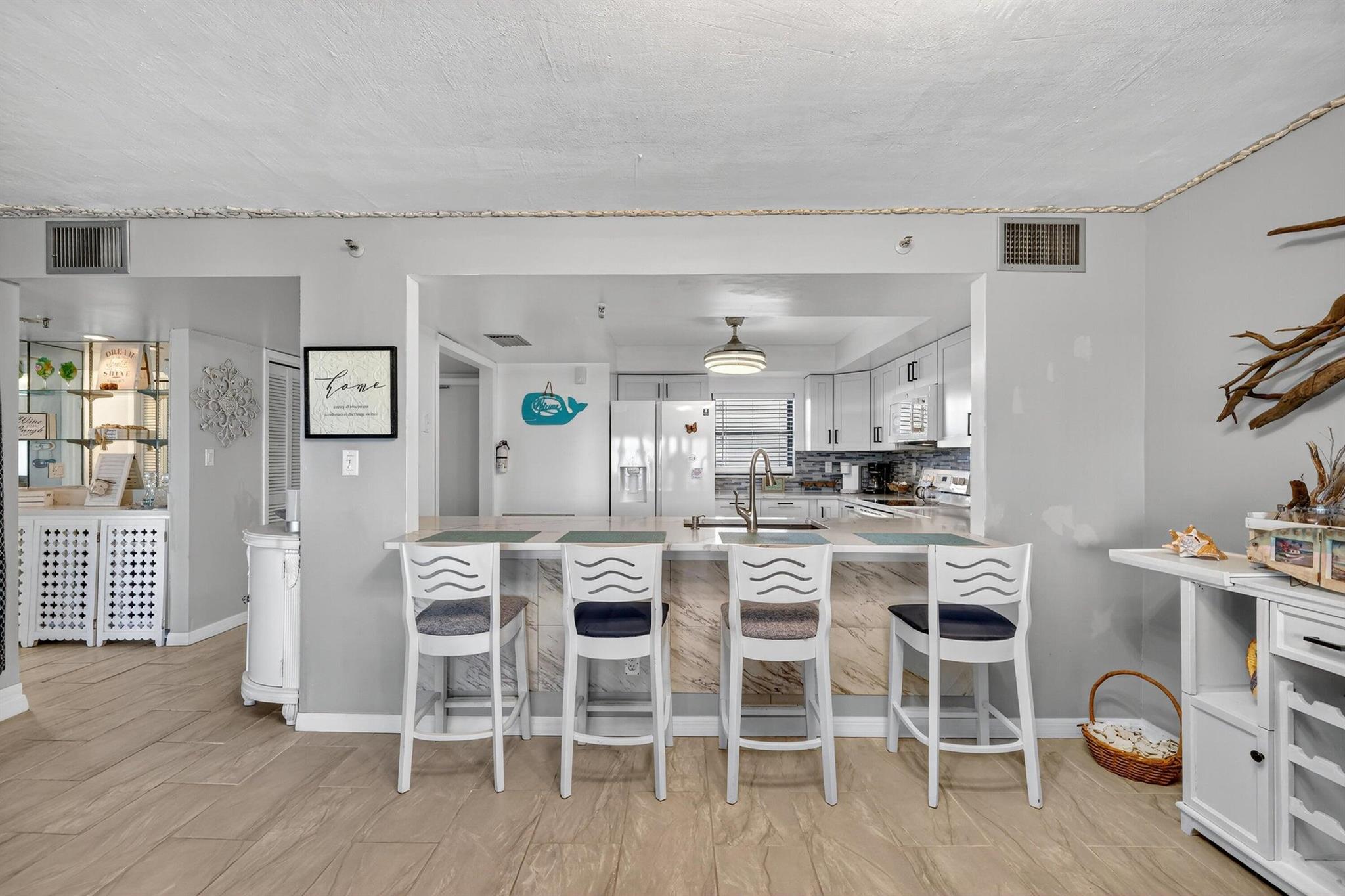 SEA POINTE TOWERS OF FORT - Residential Lease