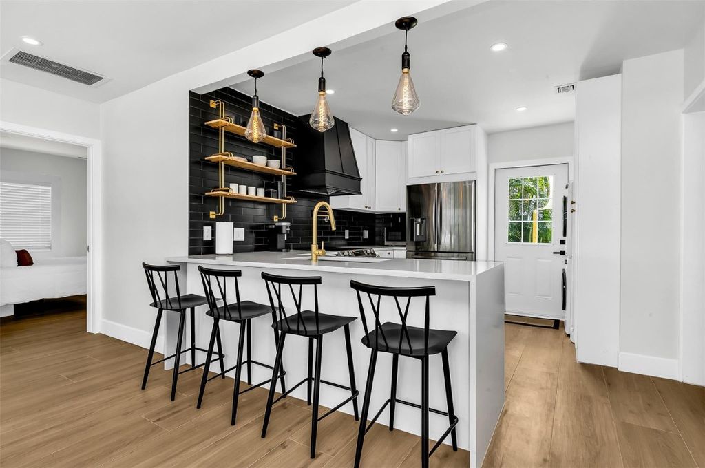 Photo of 739 NE 17th Road, Fort Lauderdale, FL 33304 (MLS # F10545469)