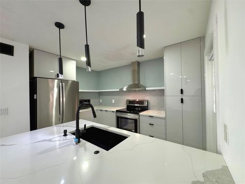 3005 1/2 NW 68th St 9D Fort Lauderdale FL 33309