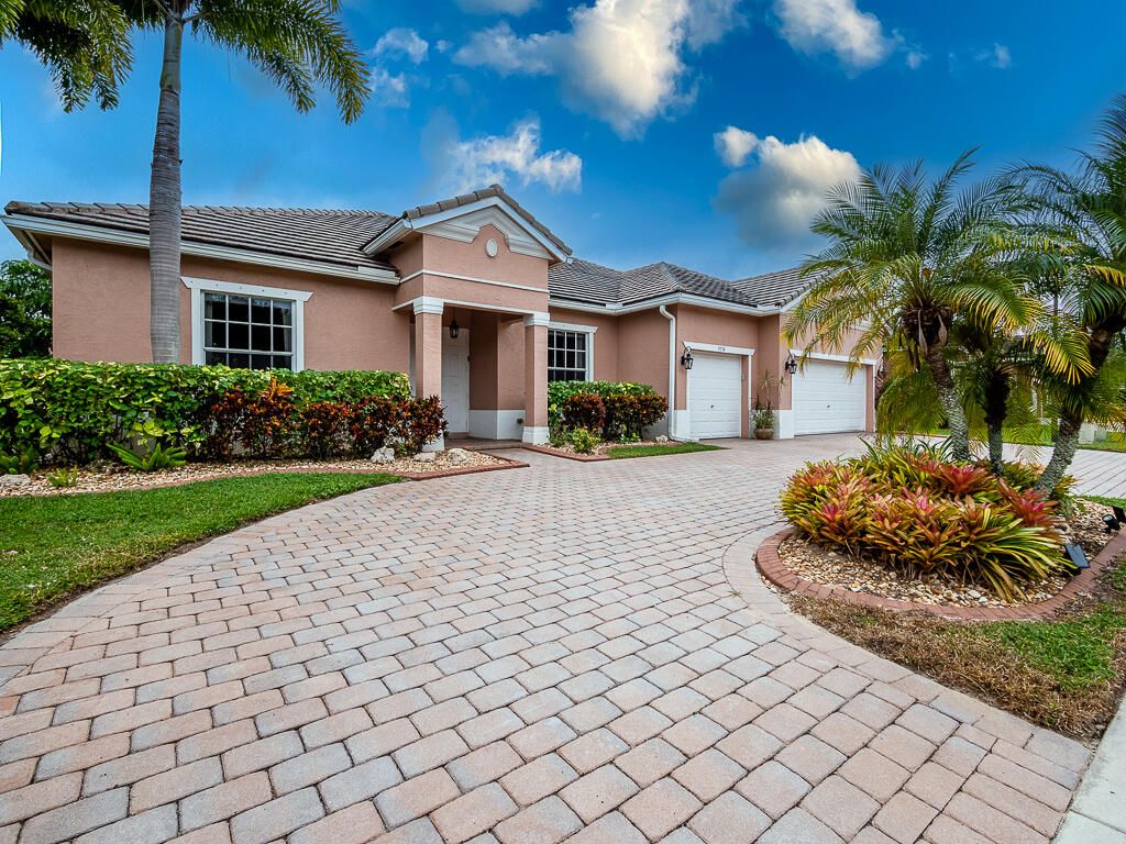 Photo of 9574 Sedgewood Drive, Lake Worth, FL 33467 (MLS # R10937232)