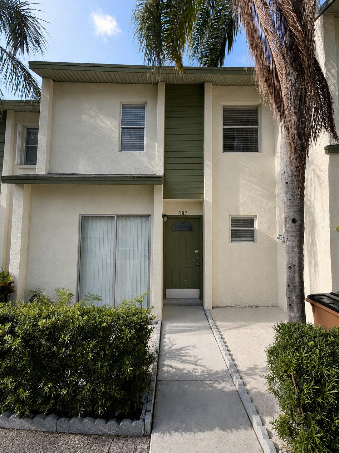 CRYSTAL VIEW TOWNHOMES - Residential Lease