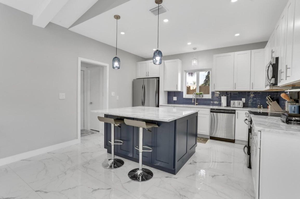 LAUDER GATE ISLES - Residential Lease