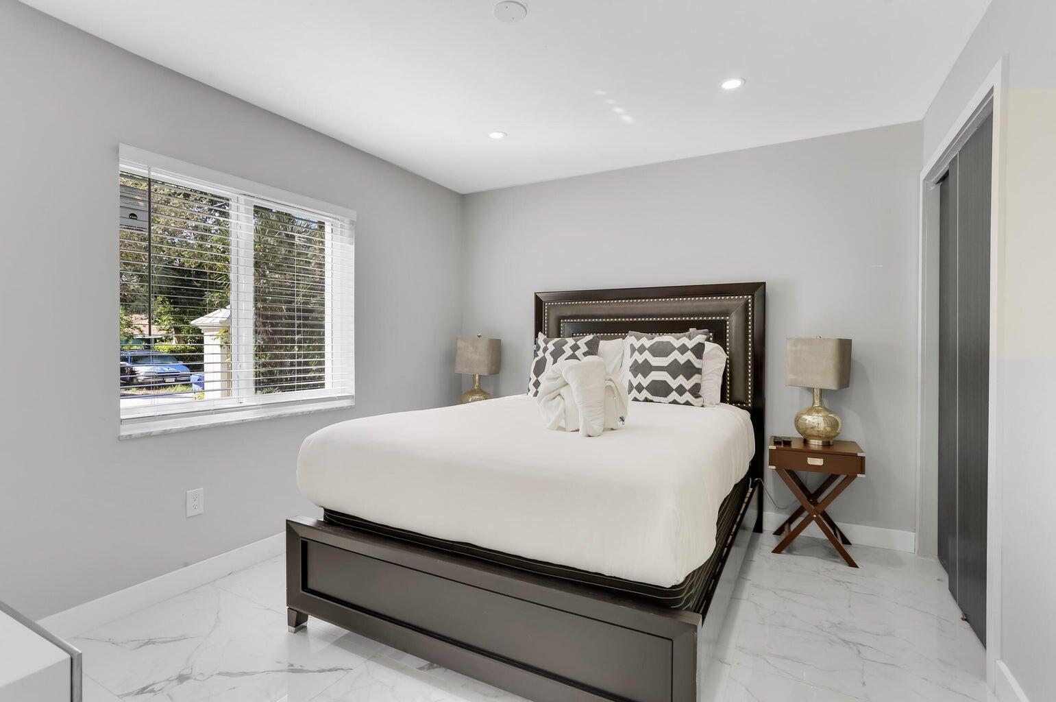 LAUDER GATE ISLES - Residential Lease