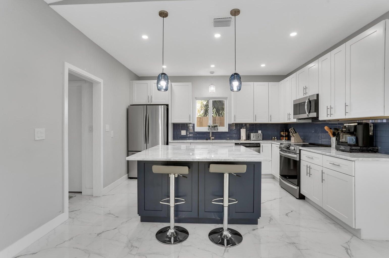 LAUDER GATE ISLES - Residential Lease