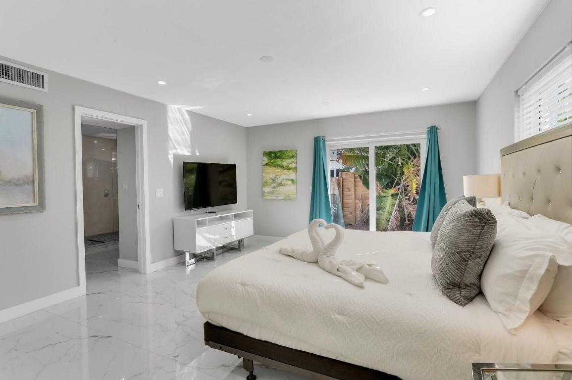 LAUDER GATE ISLES - Residential Lease