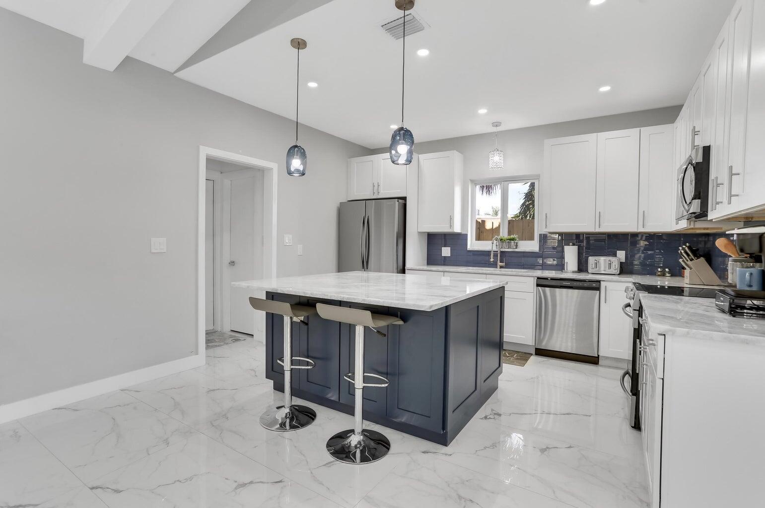 LAUDER GATE ISLES - Residential Lease