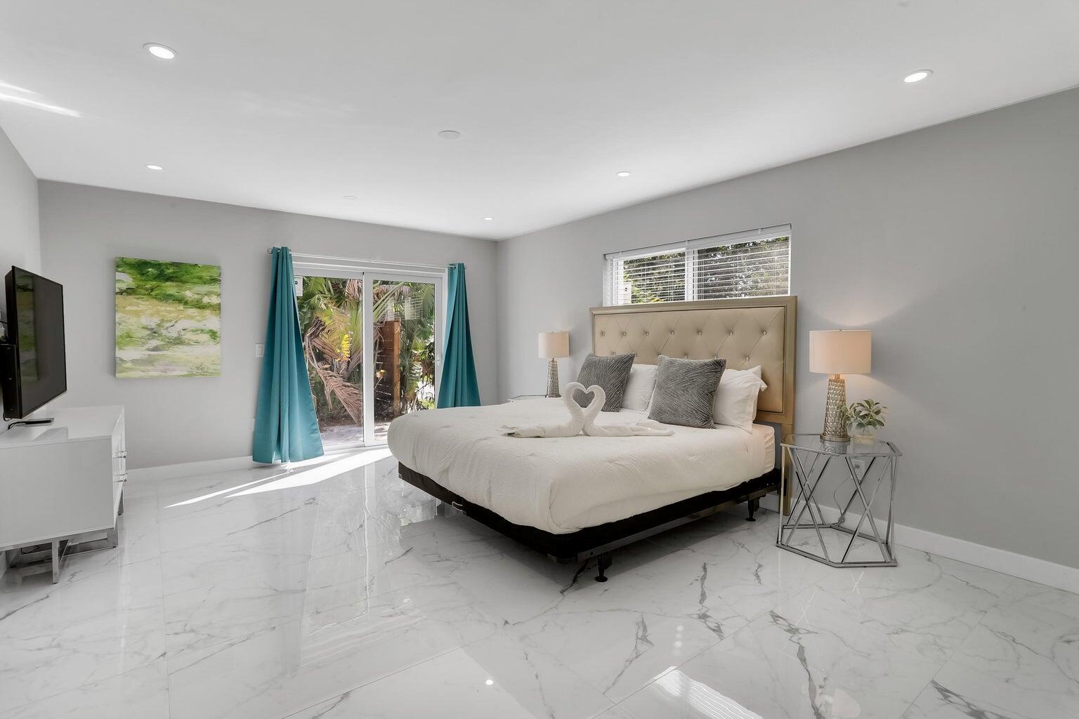 LAUDER GATE ISLES - Residential Lease