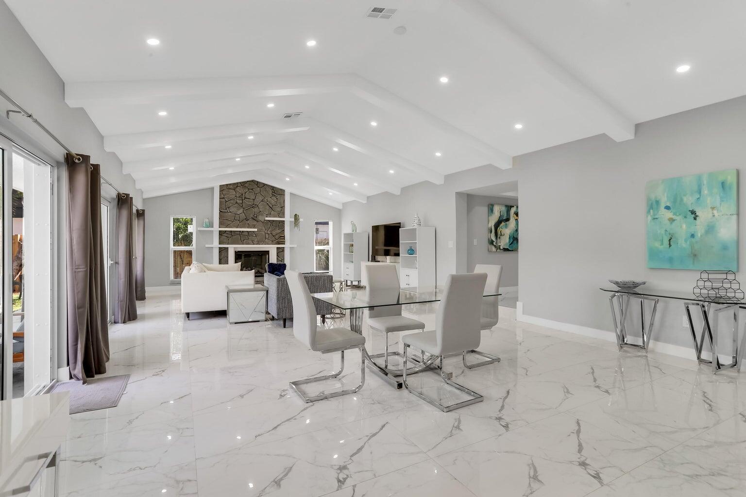 LAUDER GATE ISLES - Residential Lease