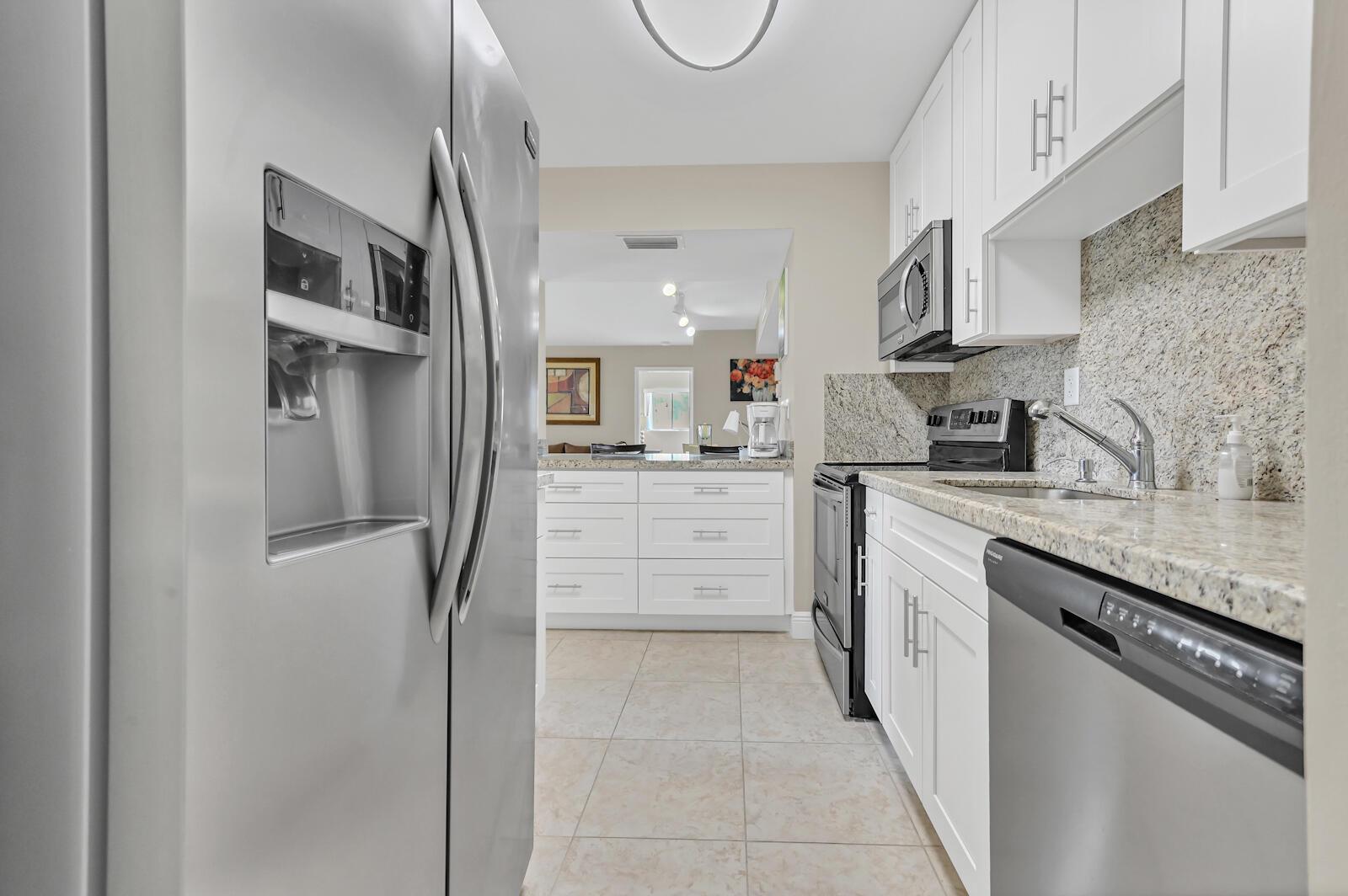 LAKES OF DELRAY - Residential Lease