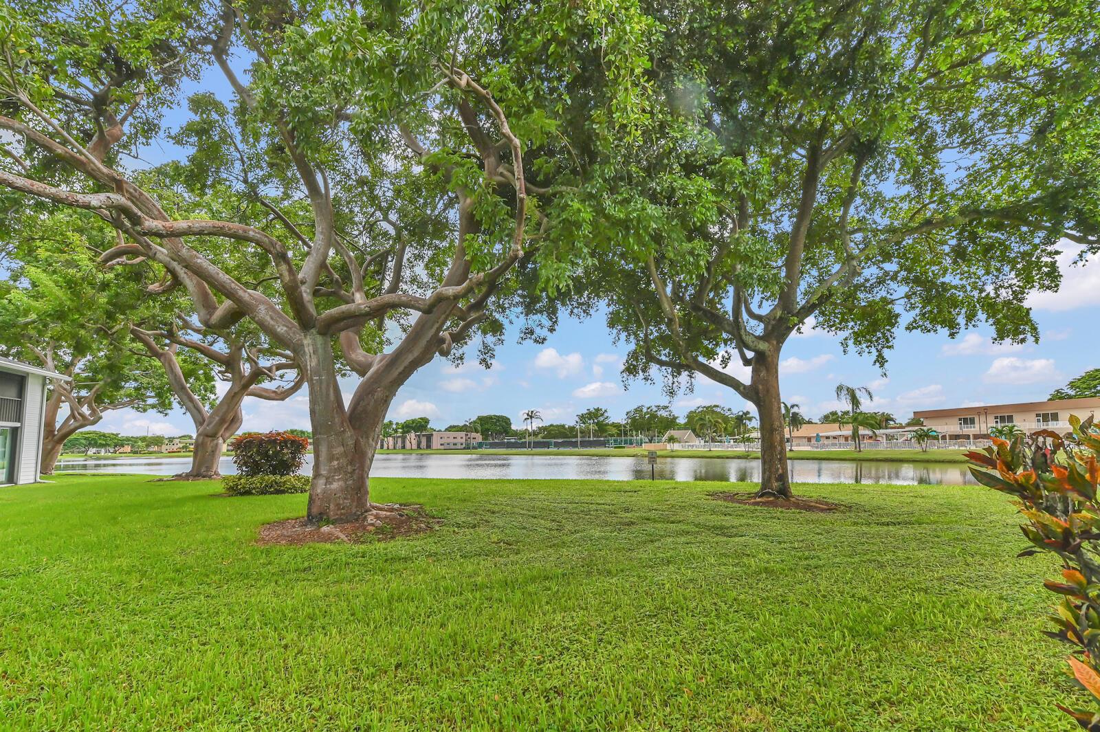 LAKES OF DELRAY - Residential Lease