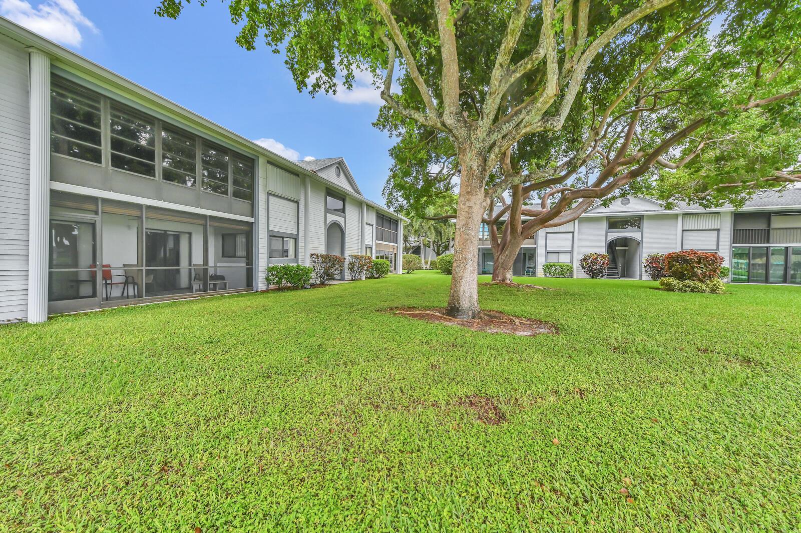 LAKES OF DELRAY - Residential Lease