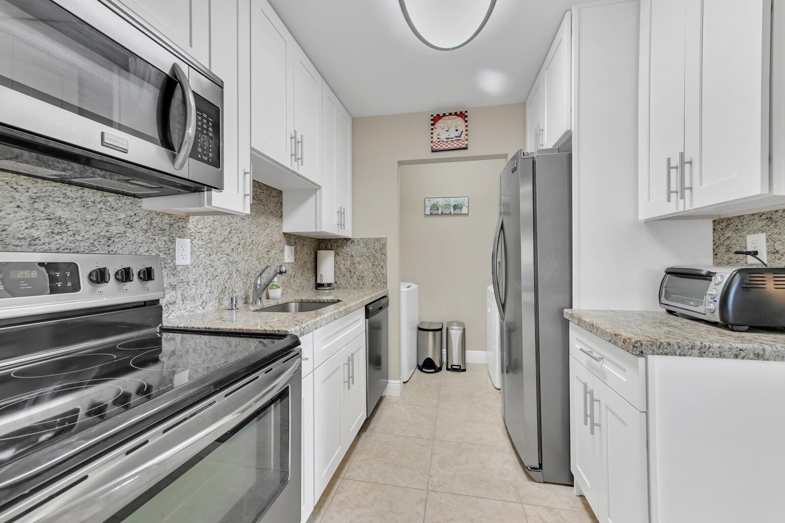 LAKES OF DELRAY - Residential Lease