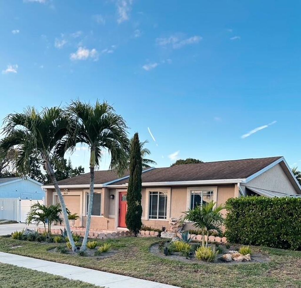 Photo of 10079 Yeoman Lane, Royal Palm Beach, FL 33411 (MLS # B26030642)