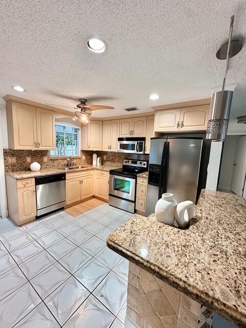 COUNTERPOINT ESTATES 5 - Residential