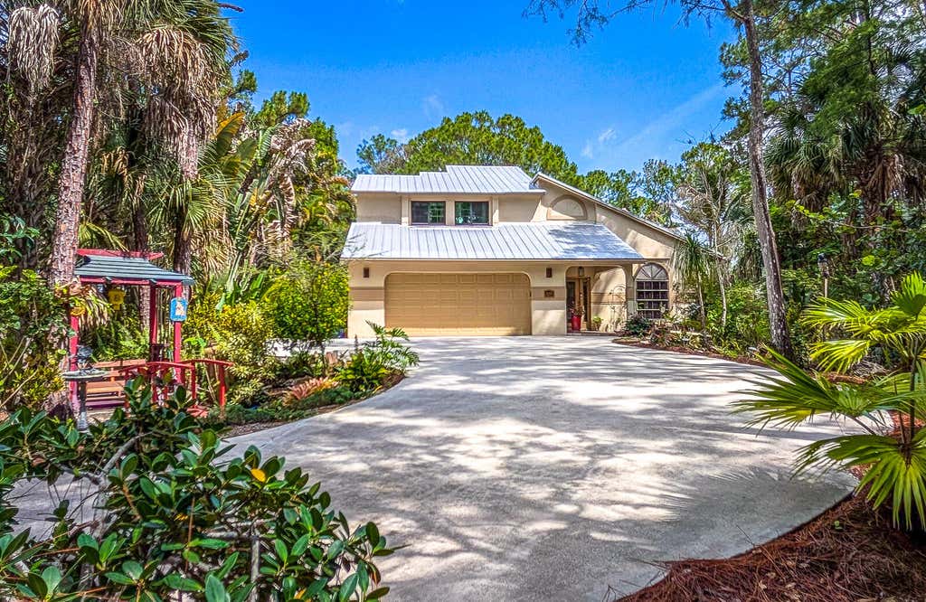 Photo of 8259 155th Place N, Palm Beach Gardens, FL 33418 (MLS # B26036240)
