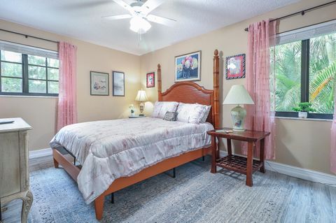 Tiny photo for 8259 155th Place N, Palm Beach Gardens, FL 33418 (MLS # B26036240)
