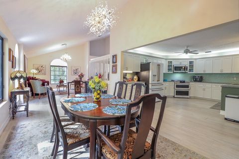 Tiny photo for 8259 155th Place N, Palm Beach Gardens, FL 33418 (MLS # B26036240)