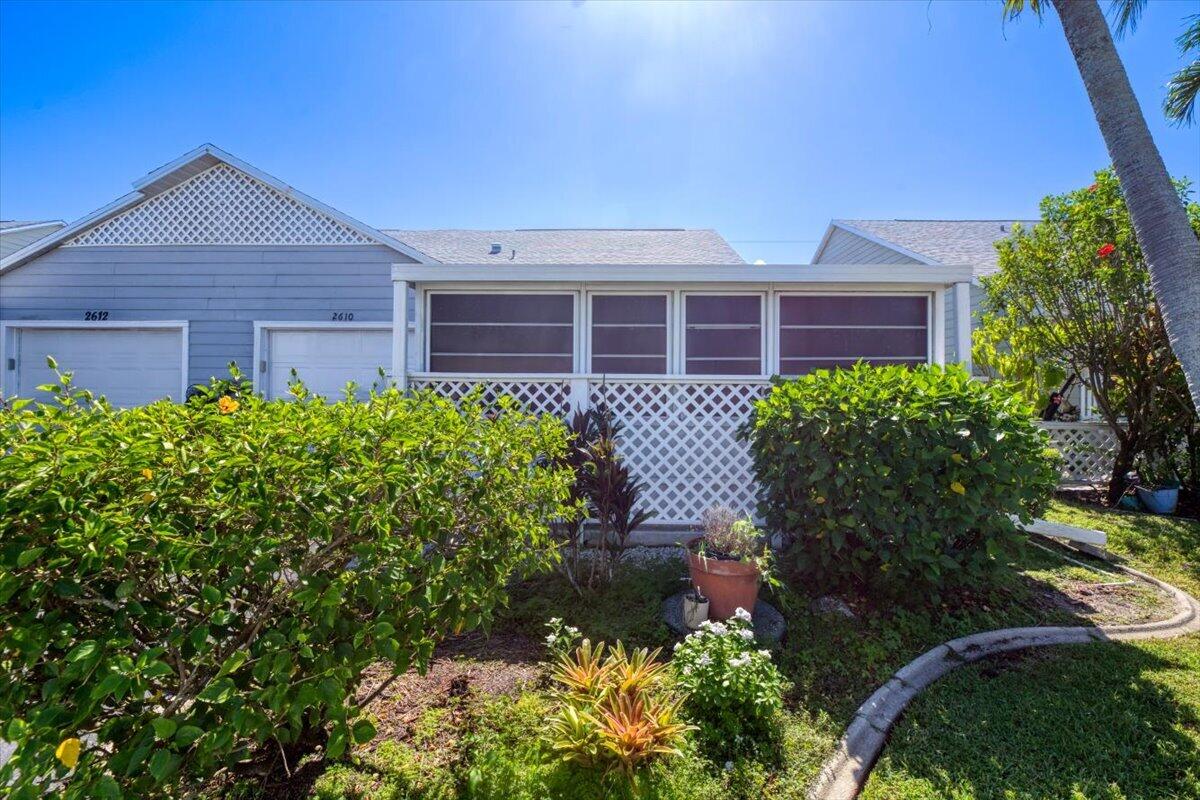 2610 SE Tropical E Circle