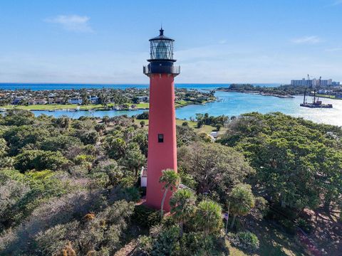 A home in Jupiter Inlet Colony