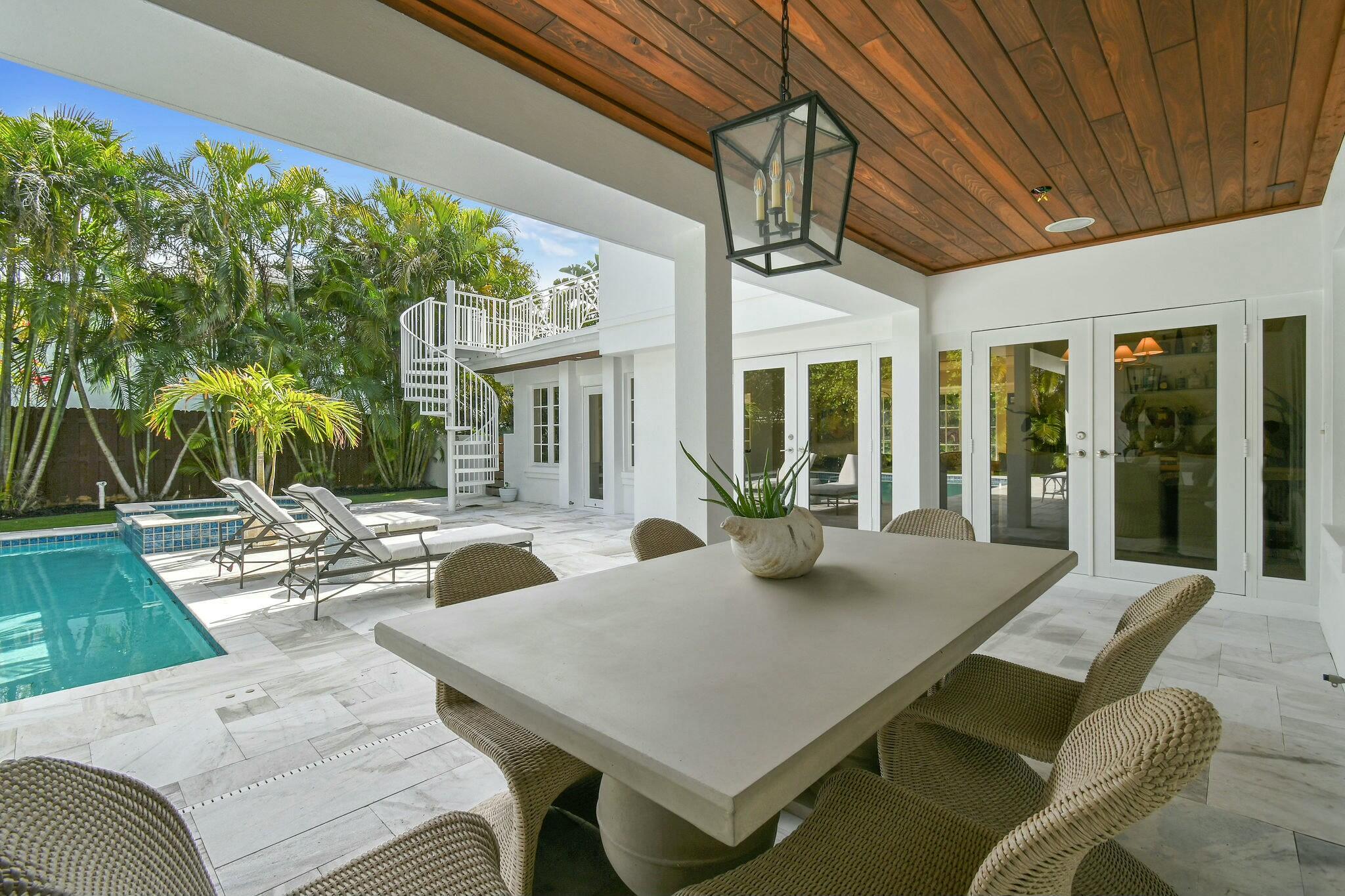 JUPITER INLET BEACH COLON - Residential