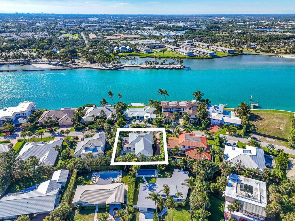 Photo of 129 Lighthouse Drive, Jupiter Inlet Colony, FL 33469 (MLS # R11051795)