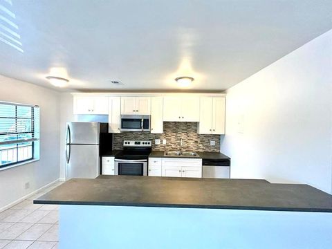 1004 Pine Drive 204 Pompano Beach FL 33060