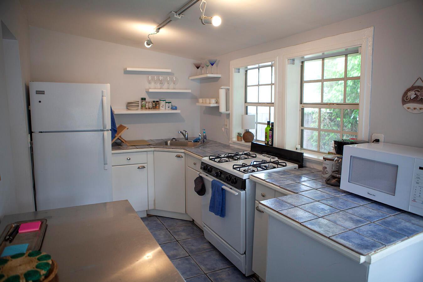 NORTH PALM BCH 1 - Residential Lease