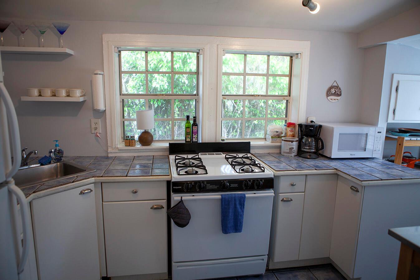 NORTH PALM BCH 1 - Residential Lease