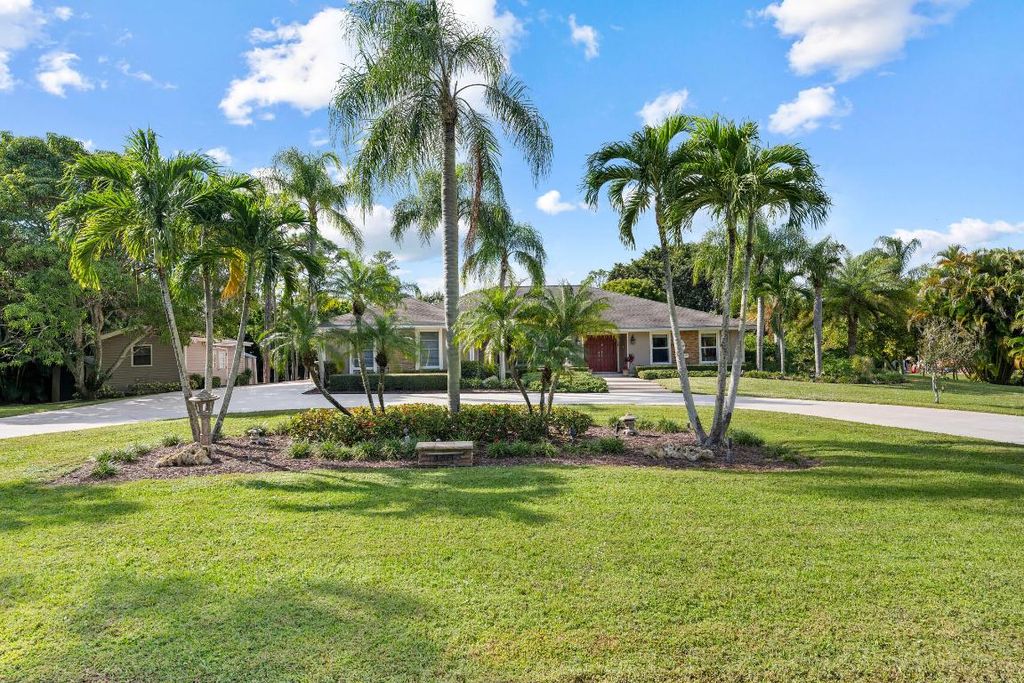 Photo of 14409 67th Trail N, Palm Beach Gardens, FL 33418 (MLS # R11157303)