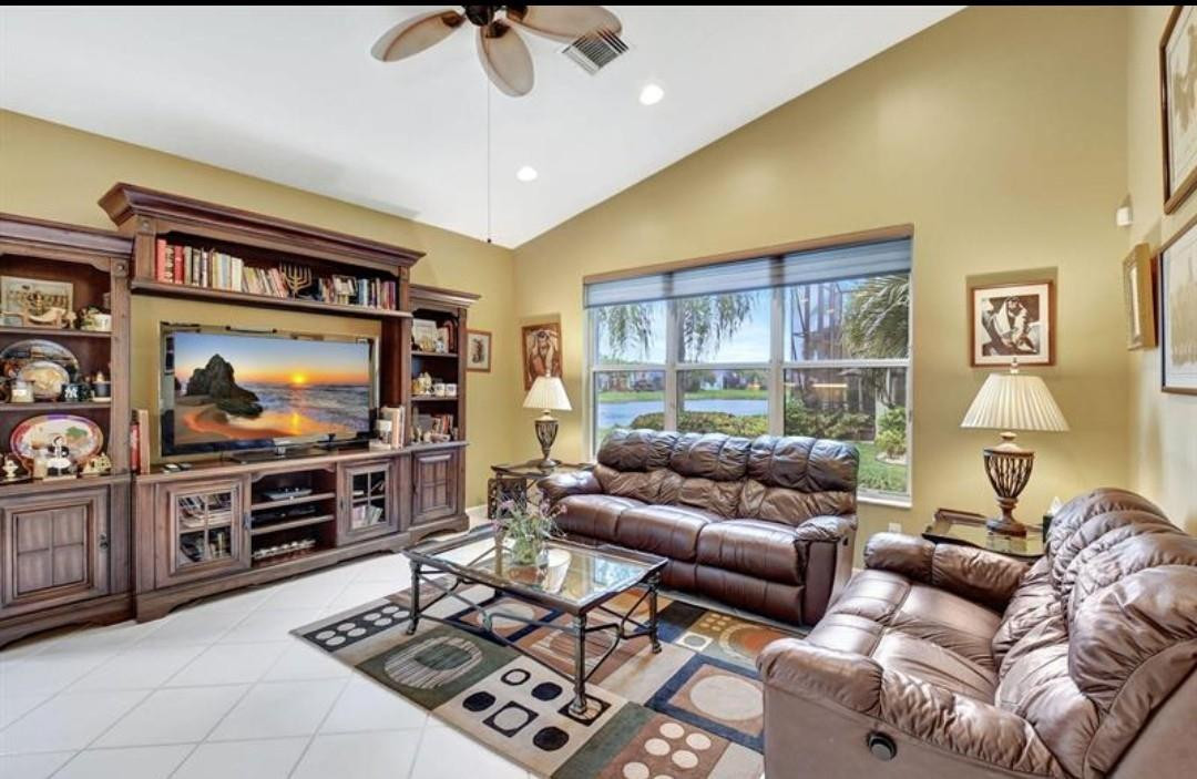 Valencia Falls 04 - Residential