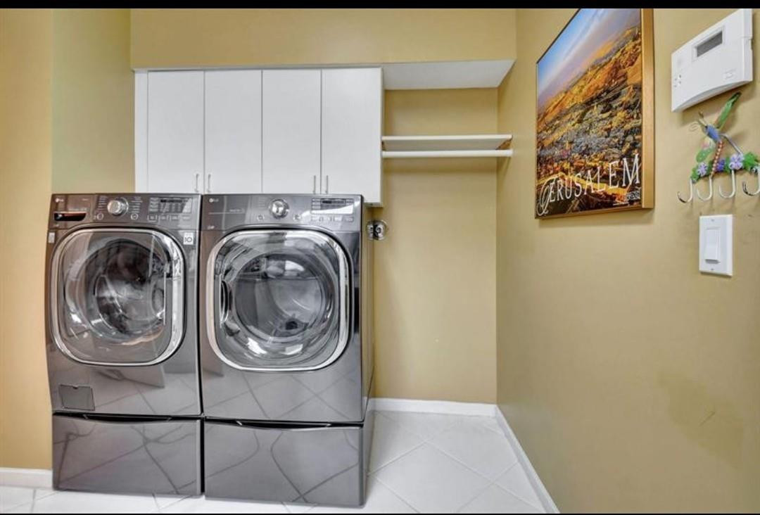 Valencia Falls 04 - Residential