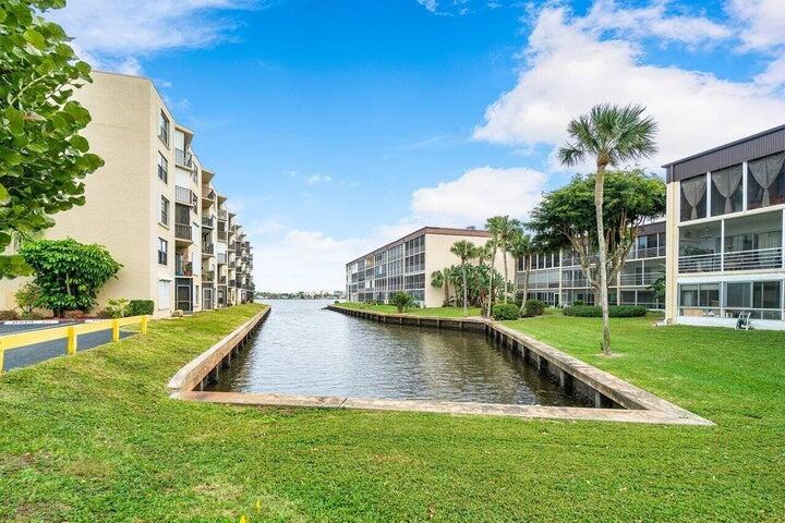 HIDDEN HARBOUR OF THE PALM BEACHES CONDO - Residential