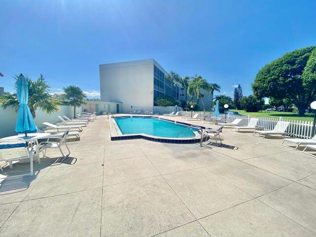 HIDDEN HARBOUR OF THE PALM BEACHES CONDO - Residential